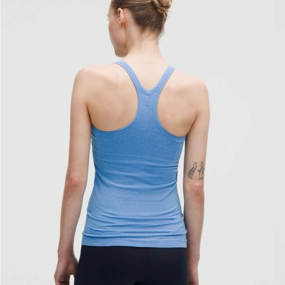 Lululemon 6 Ebb to Street Tank Top Light Sprt B/C Cup Pool Party Blue great cond - Picture 2 of 10